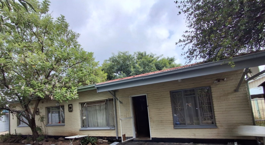 4 Bedroom Property for Sale in Oos Einde North West